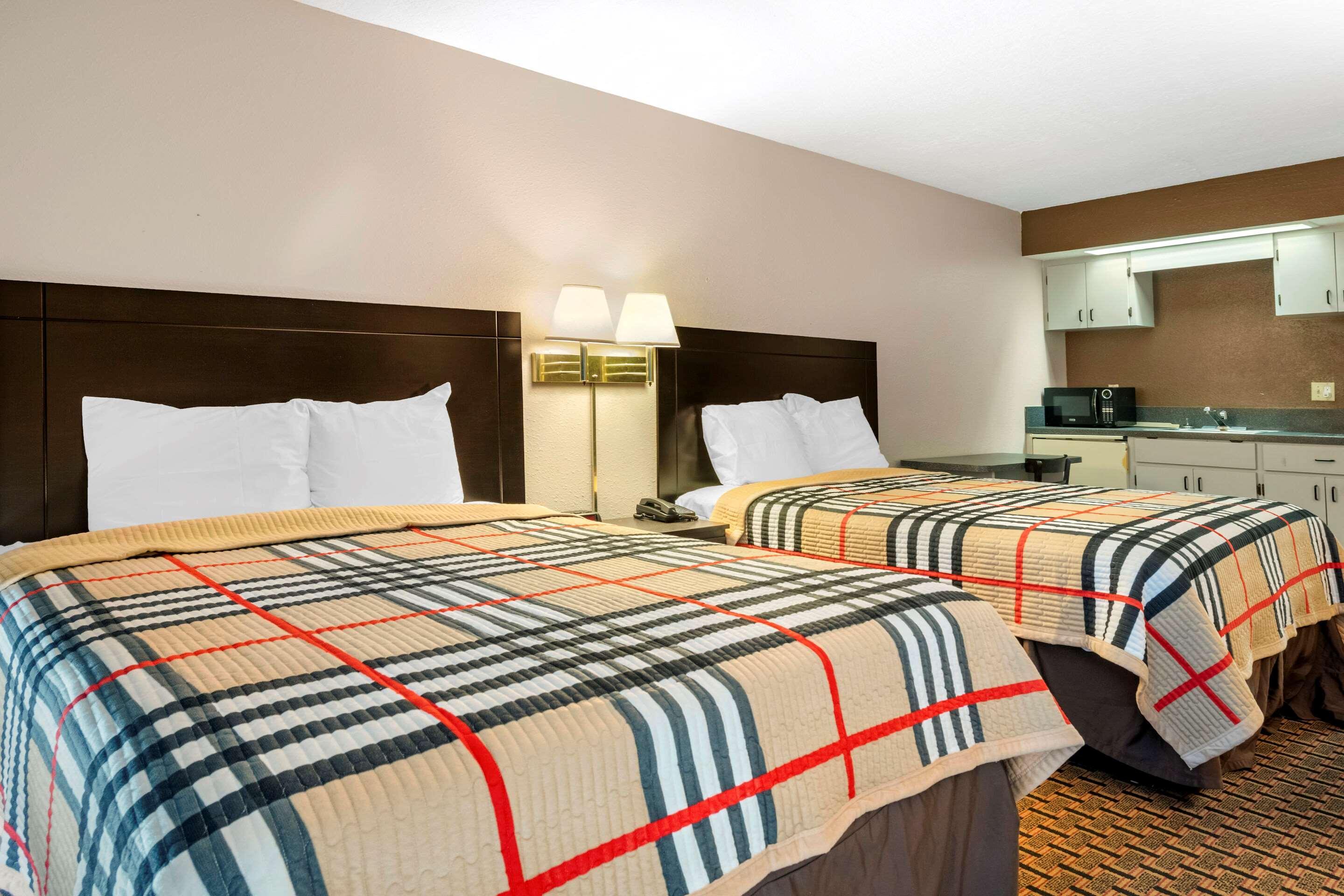 Rodeway Inn New Port Richey Bagian luar foto