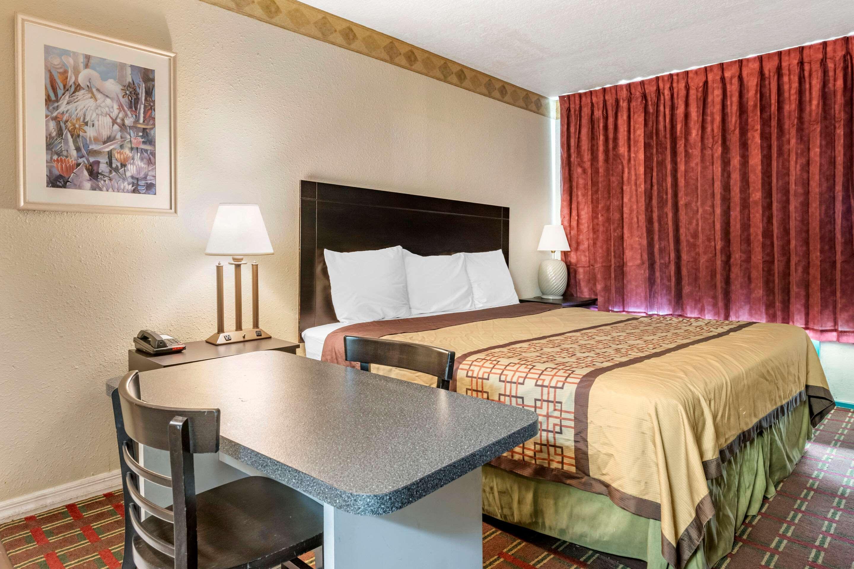 Rodeway Inn New Port Richey Bagian luar foto