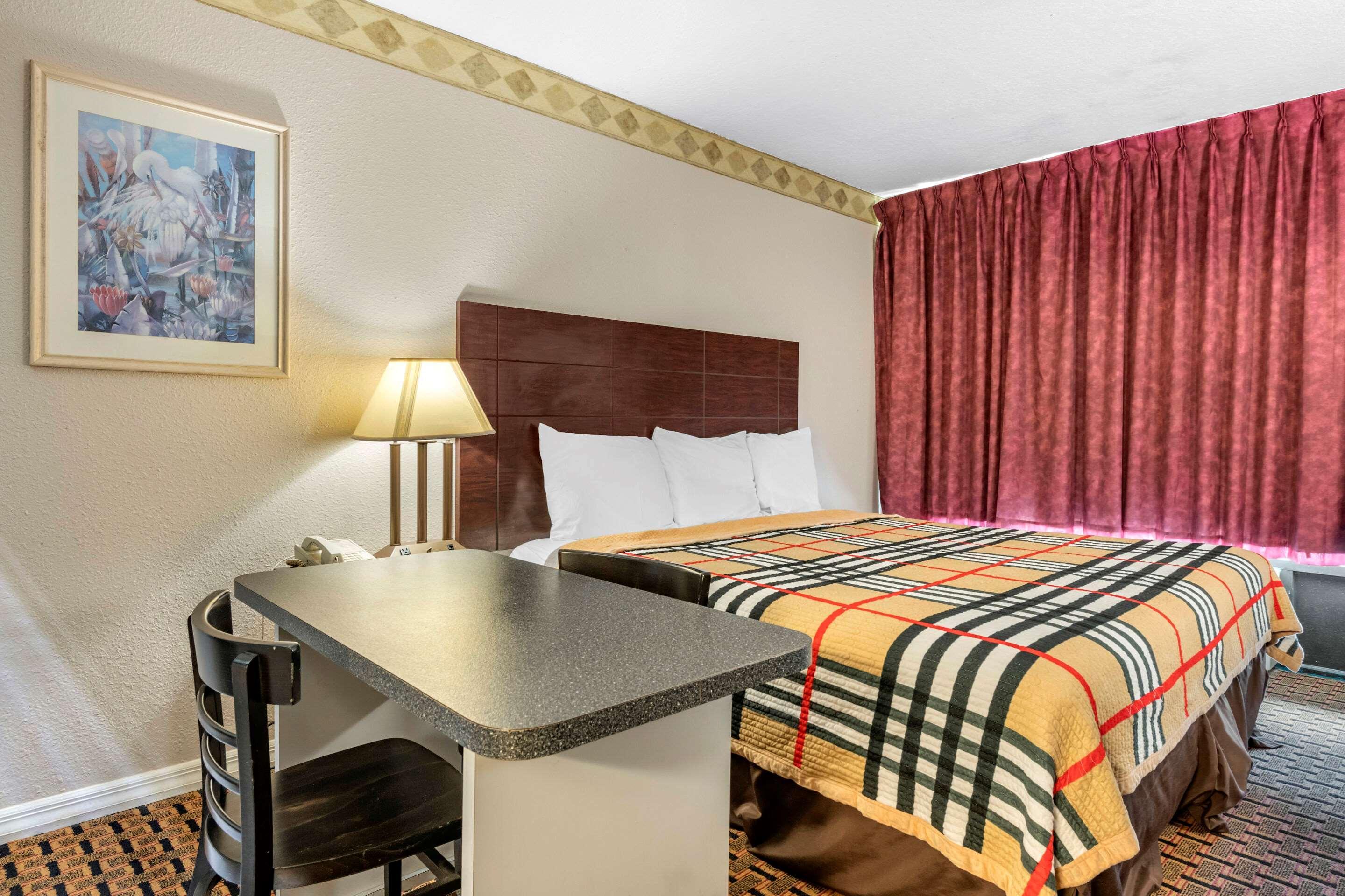 Rodeway Inn New Port Richey Bagian luar foto