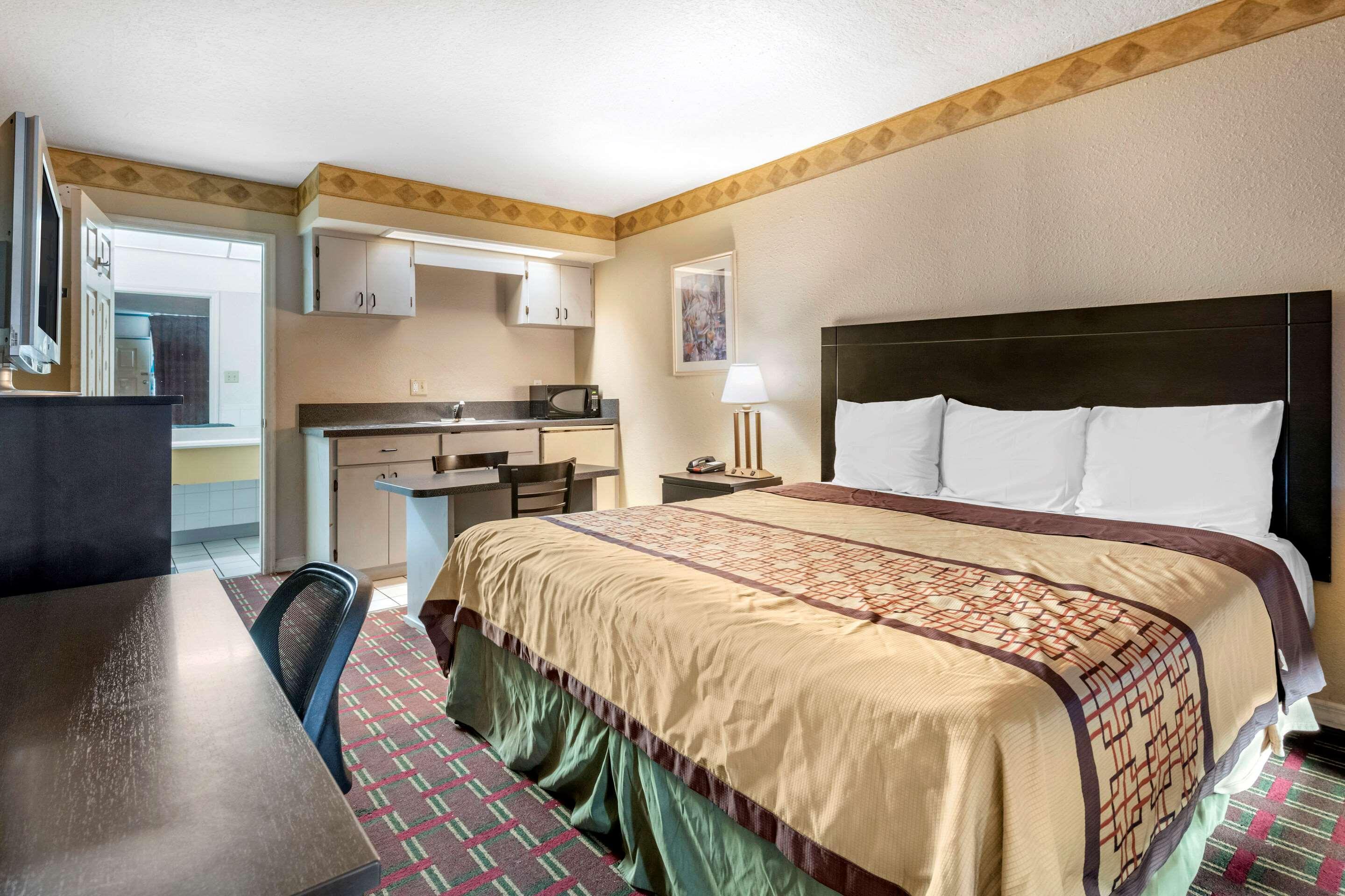 Rodeway Inn New Port Richey Bagian luar foto