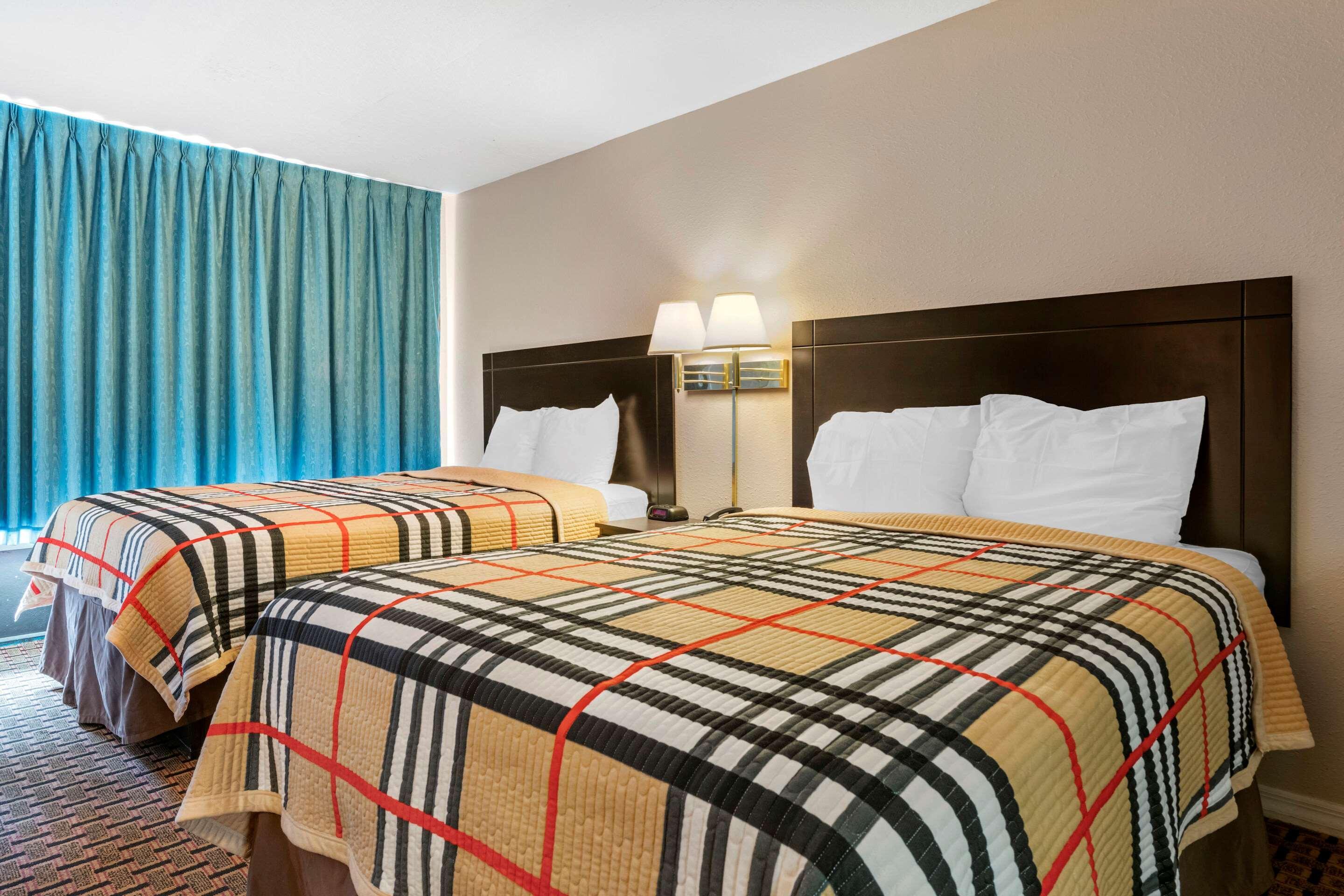 Rodeway Inn New Port Richey Bagian luar foto