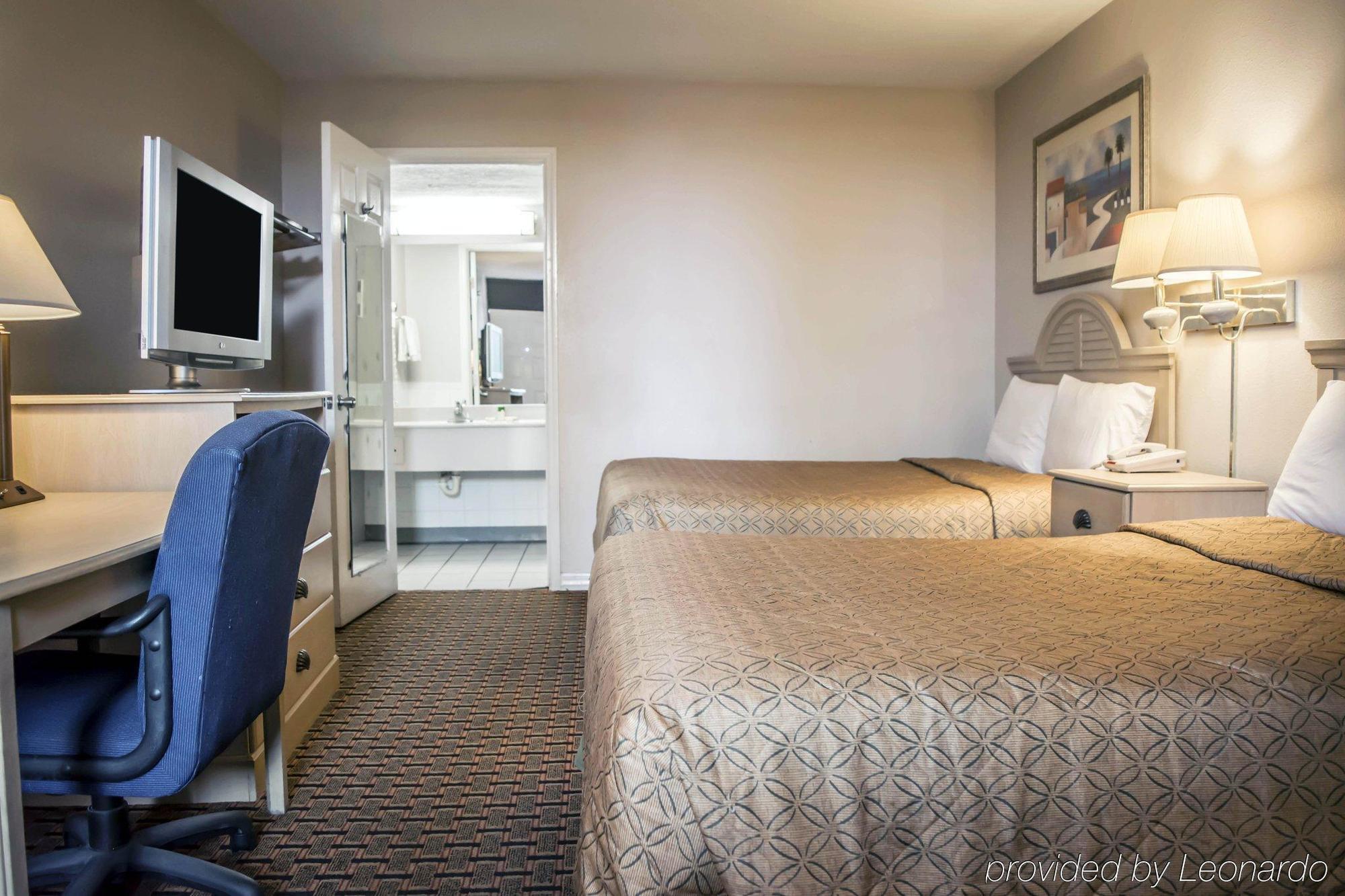 Rodeway Inn New Port Richey Bagian luar foto