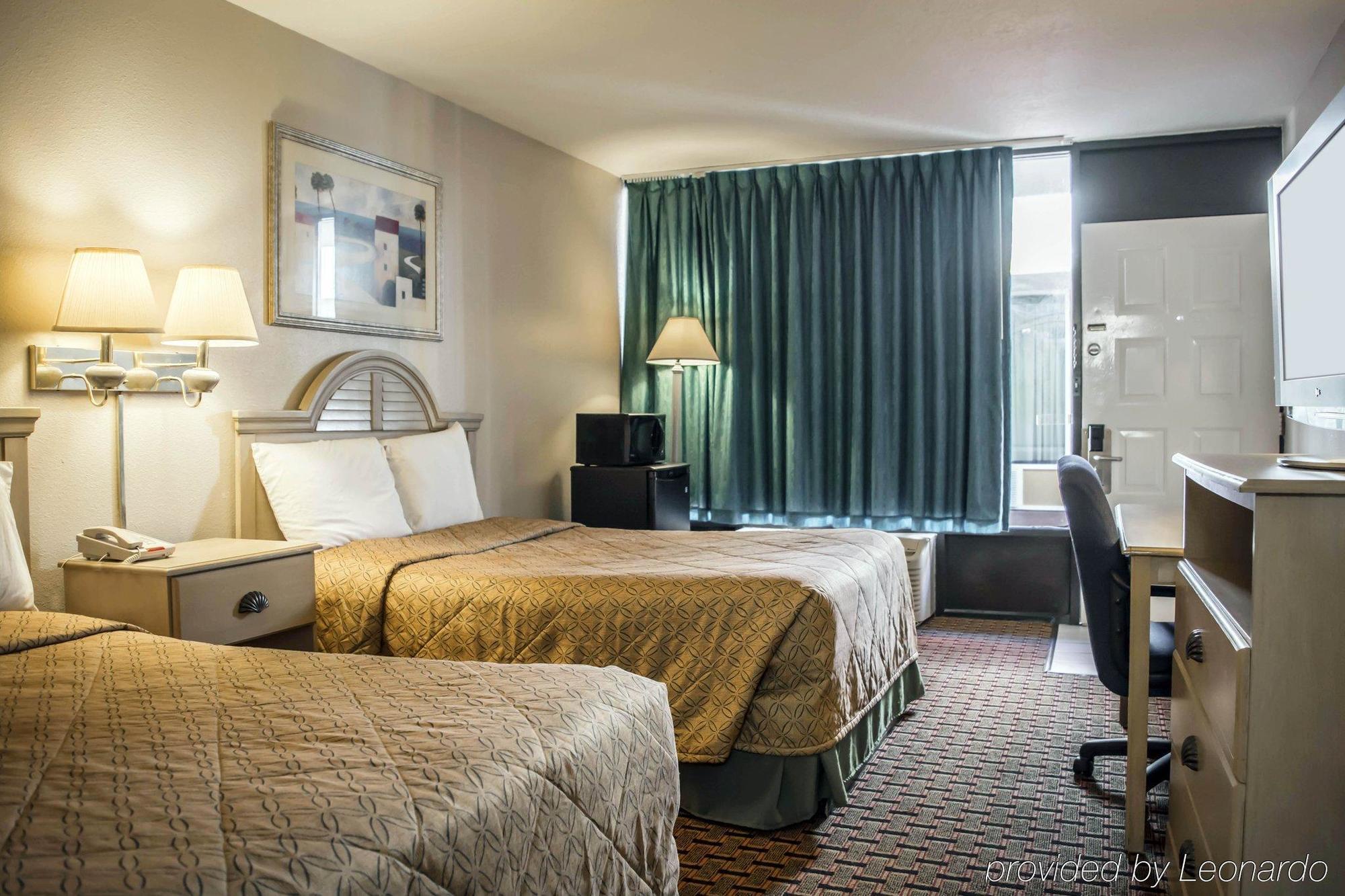 Rodeway Inn New Port Richey Bagian luar foto
