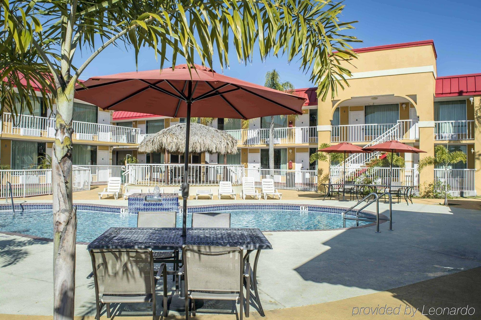 Rodeway Inn New Port Richey Bagian luar foto