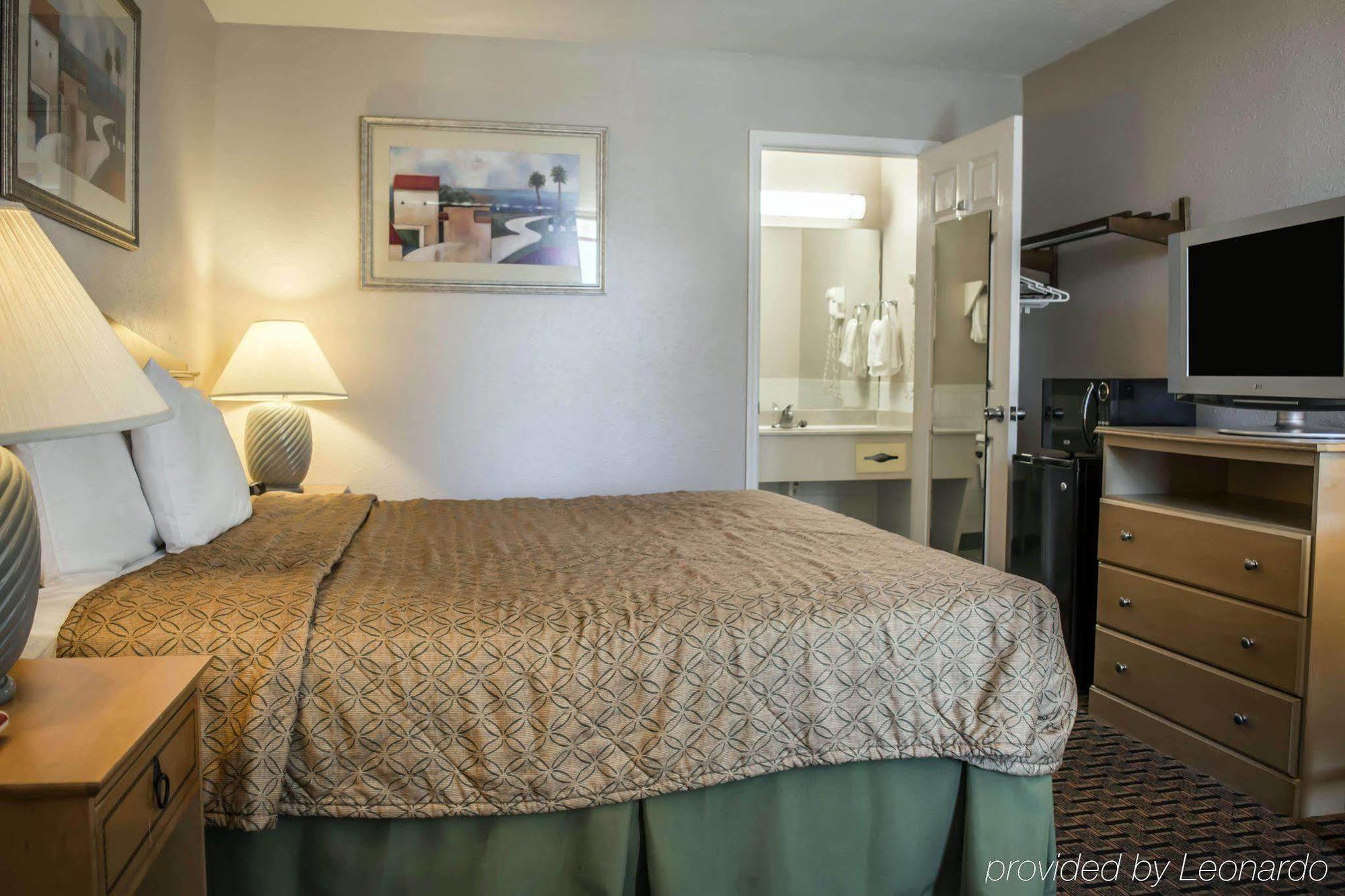 Rodeway Inn New Port Richey Bagian luar foto