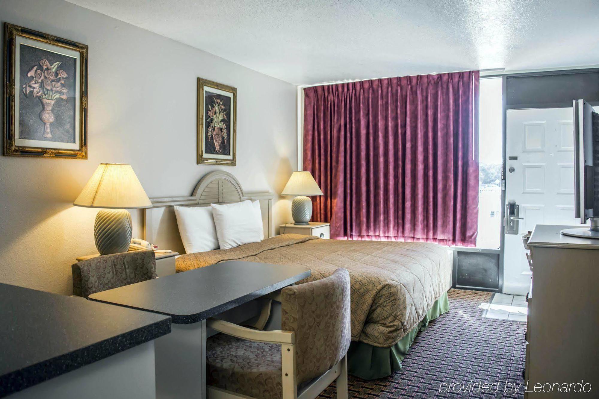Rodeway Inn New Port Richey Bagian luar foto