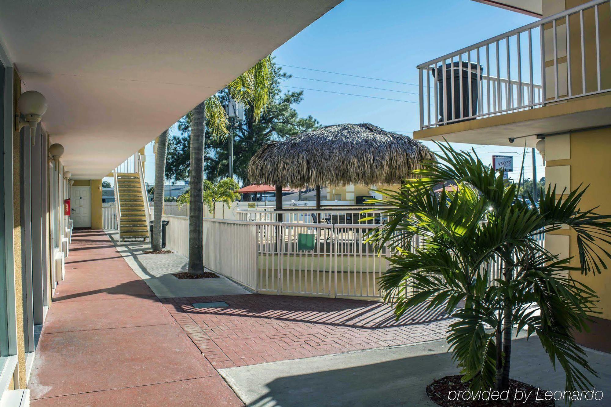 Rodeway Inn New Port Richey Bagian luar foto