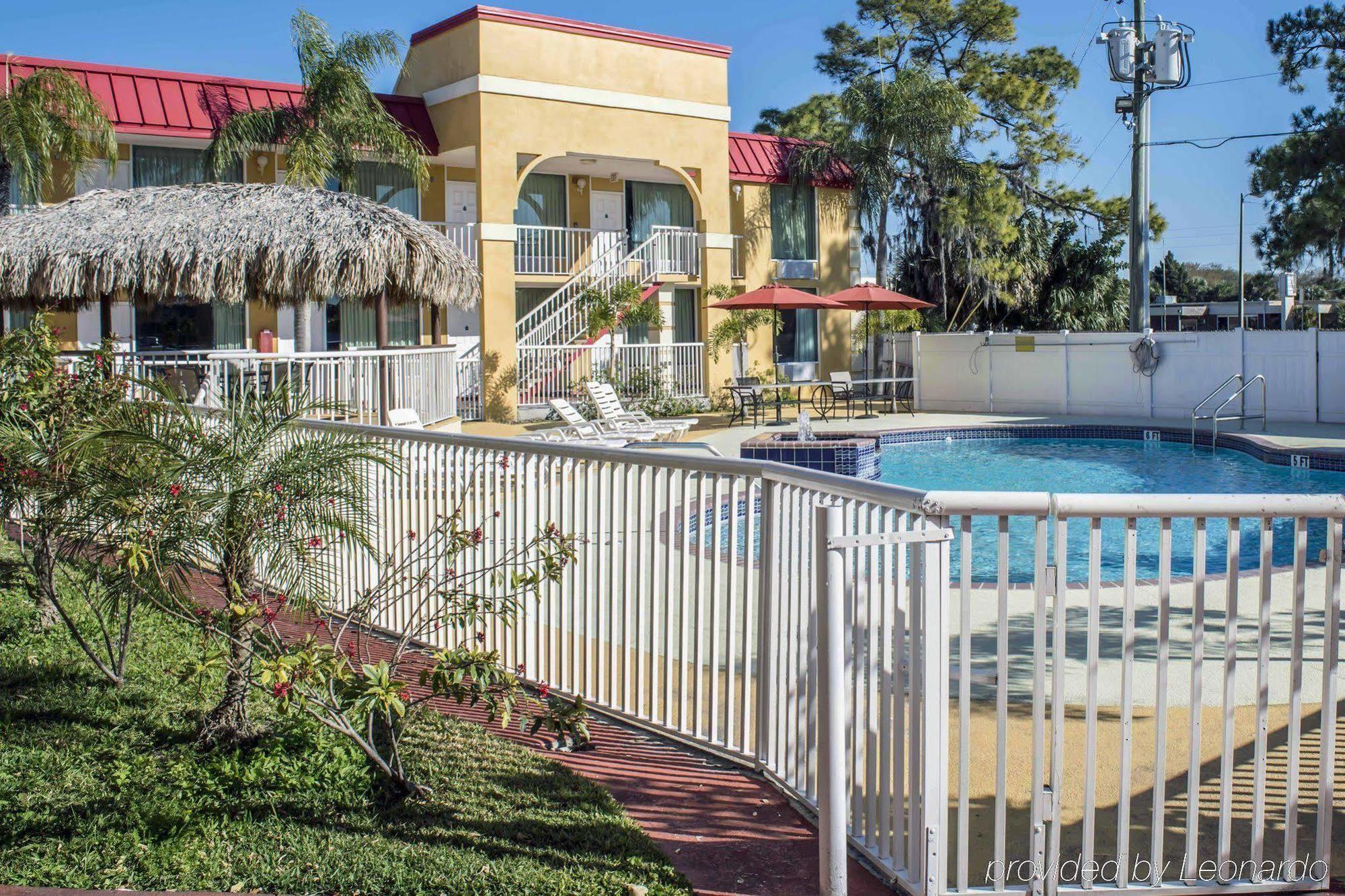 Rodeway Inn New Port Richey Bagian luar foto